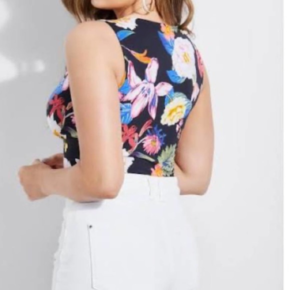 Guess Jenny Wild Floral Print V-Neck Bodysuit Size Small - Picture 3 of 13
